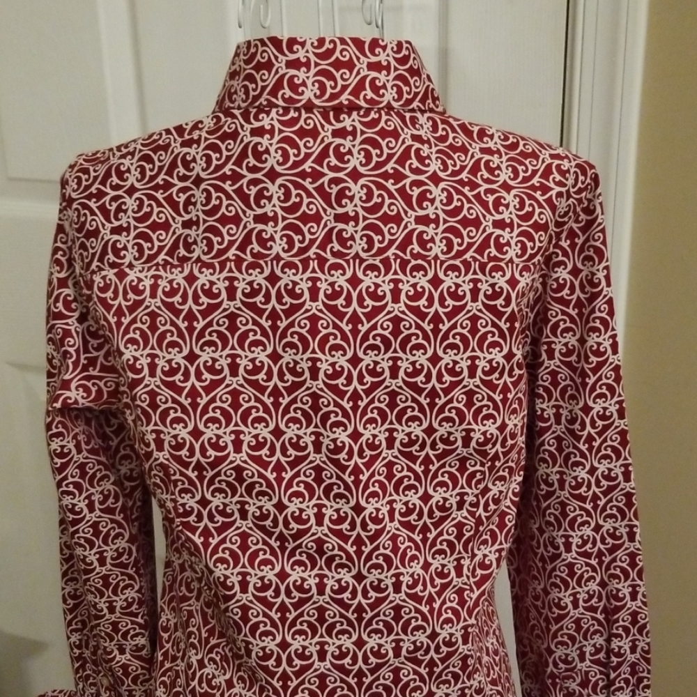 ♥️Talbots red and white heart pattern button down Shirt. - Picture 5 of 8